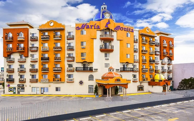 Fachada del Hotel María Bonita en Ciudad Juárez